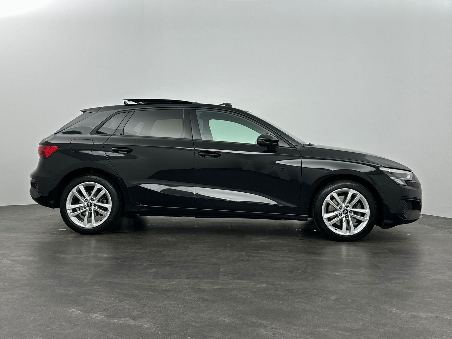 Audi A3 Sportback 40 TFSI e Advanced edition Pano Massage ACC Carplay S-line