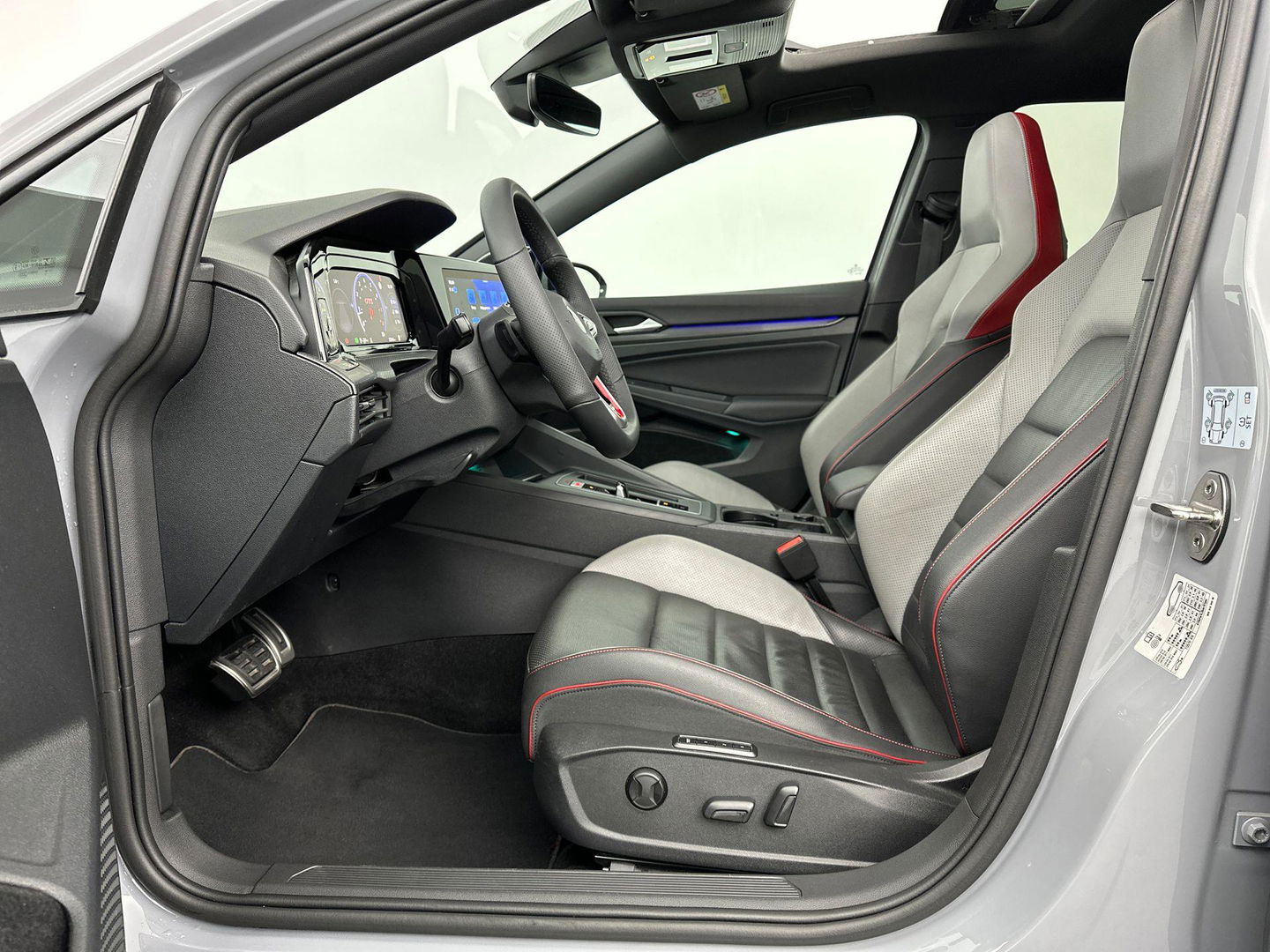 Volkswagen Golf 2.0 TSI GTI Pano IQ Leder H&K Sfeer
