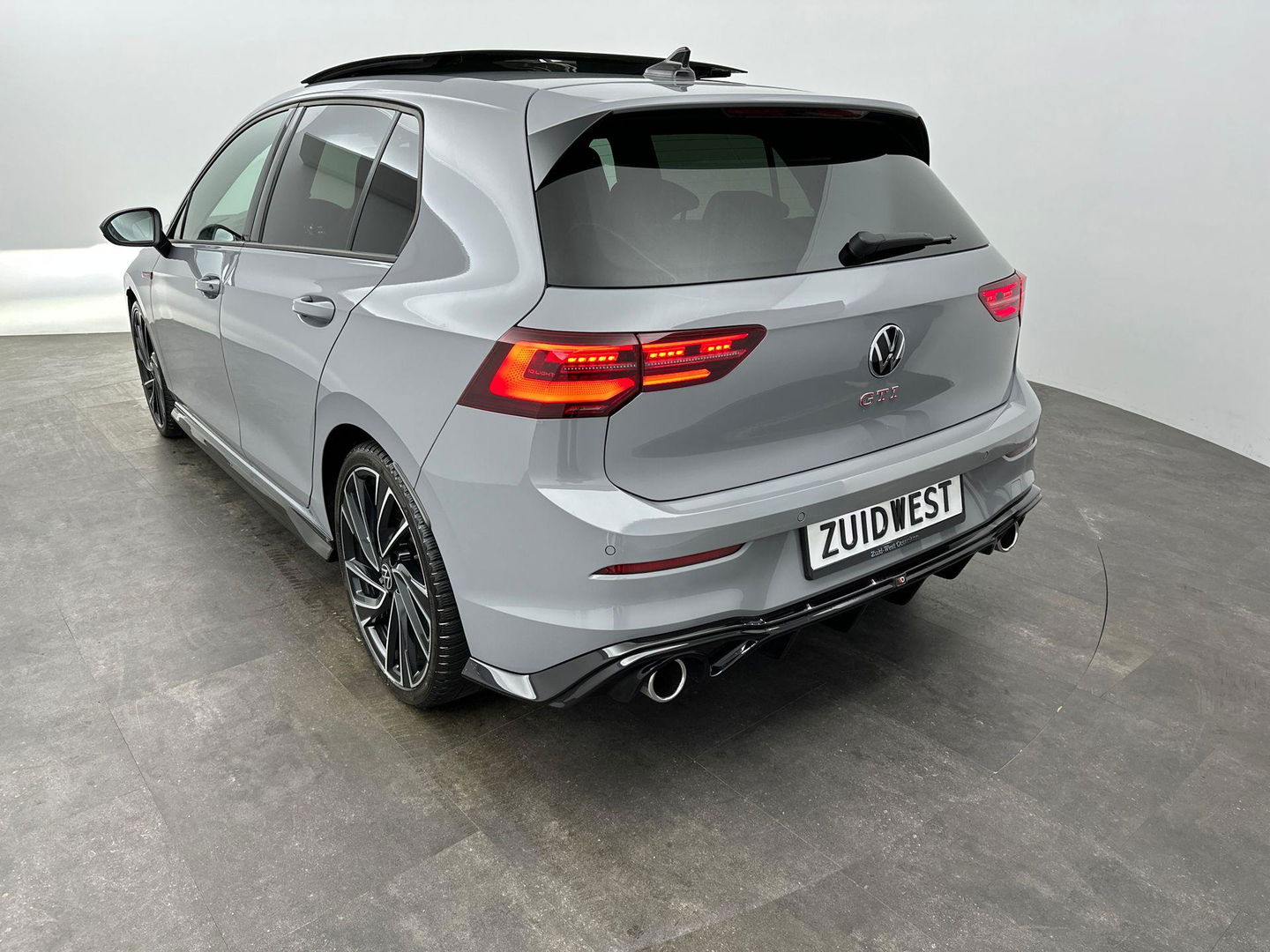 Volkswagen Golf 2.0 TSI GTI Pano IQ Leder H&K Sfeer