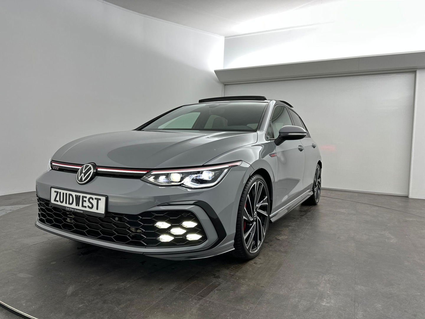 Volkswagen Golf 2.0 TSI GTI Pano IQ Leder H&K Sfeer