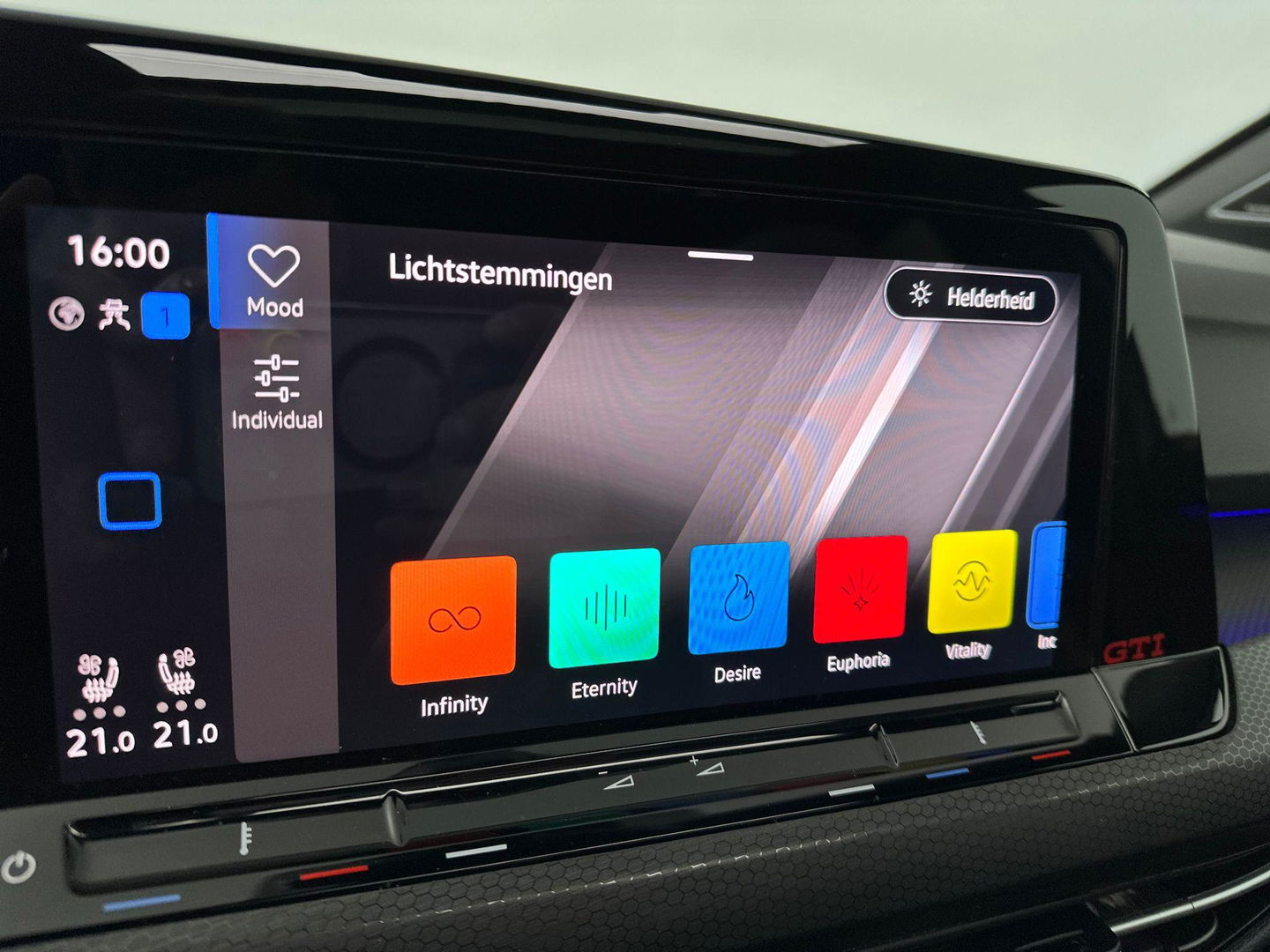 Volkswagen Golf 2.0 TSI GTI Pano IQ Leder H&K Sfeer