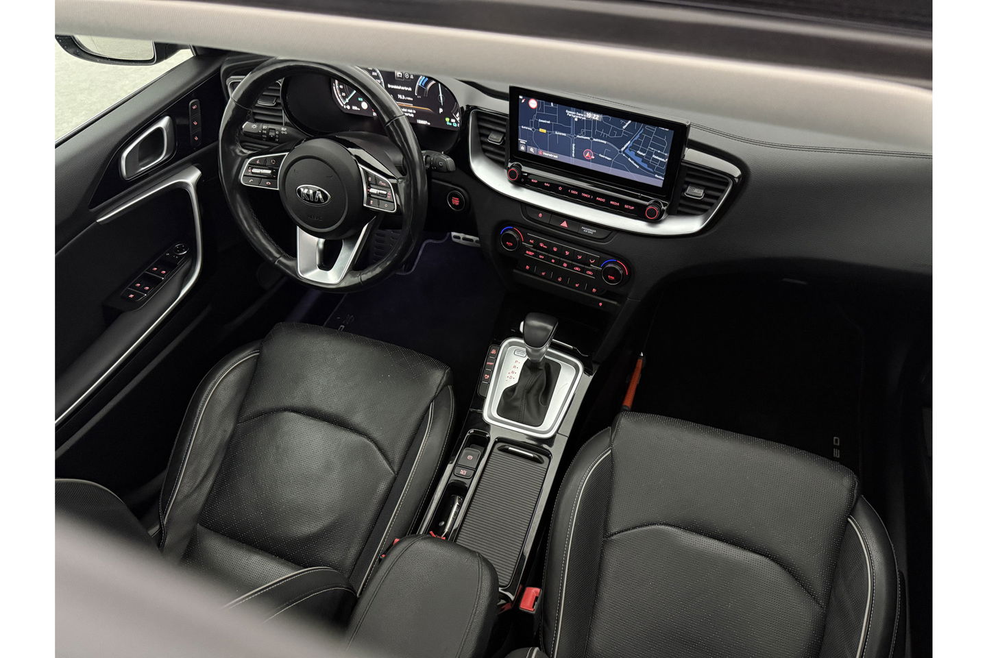 Kia Xceed 1.6 GDi PHEV ExecutiveLine 165PK Pano Camera Carplay LED Virtual Trekhaak Memory-seat Clima Cruise Navi PDC 18''LMV