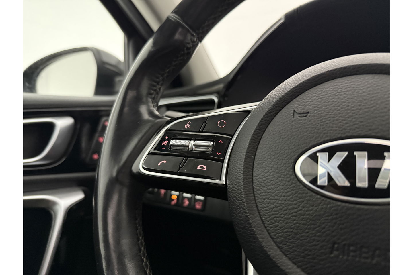 Kia Xceed 1.6 GDi PHEV ExecutiveLine 165PK Pano Camera Carplay LED Virtual Trekhaak Memory-seat Clima Cruise Navi PDC 18''LMV