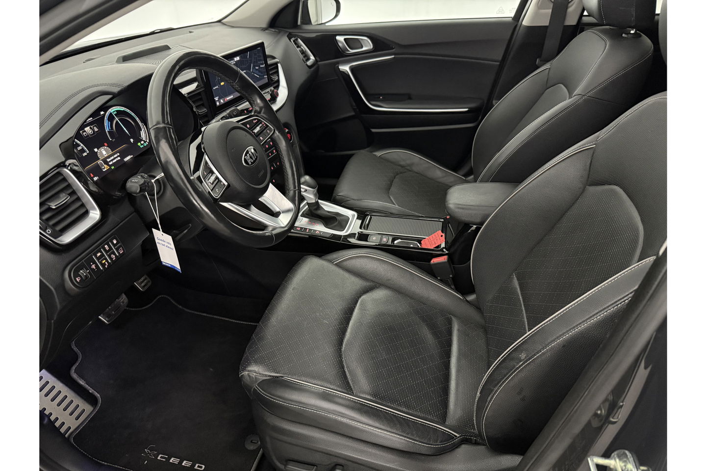 Kia Xceed 1.6 GDi PHEV ExecutiveLine 165PK Pano Camera Carplay LED Virtual Trekhaak Memory-seat Clima Cruise Navi PDC 18''LMV