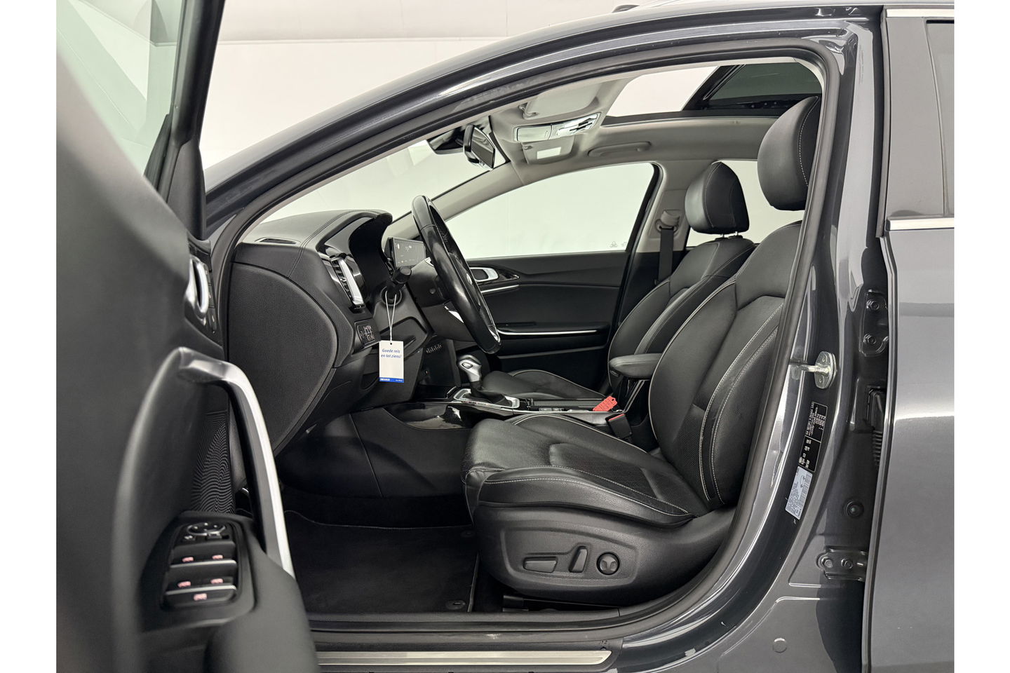 Kia Xceed 1.6 GDi PHEV ExecutiveLine 165PK Pano Camera Carplay LED Virtual Trekhaak Memory-seat Clima Cruise Navi PDC 18''LMV