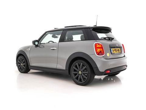 MINI Mini Electric Yours 33 kWh [ 3-Fase ] (INCL-BTW) Aut. *PANO | FULL-LEATHER | HEAD-UP | FULL-LED | HARMAN/KARDON-SOUND | KEYLESS | CAMERA | SPORT-SEATS | NAVI-FULLMAP | HEATED-SEATS | AMBIENT-LIGHT | DAB | DIGI-COCKPIT | 17"ALU*