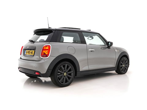 MINI Mini Electric Yours 33 kWh [ 3-Fase ] (INCL-BTW) Aut. *PANO | FULL-LEATHER | HEAD-UP | FULL-LED | HARMAN/KARDON-SOUND | KEYLESS | CAMERA | SPORT-SEATS | NAVI-FULLMAP | HEATED-SEATS | AMBIENT-LIGHT | DAB | DIGI-COCKPIT | 17"ALU*