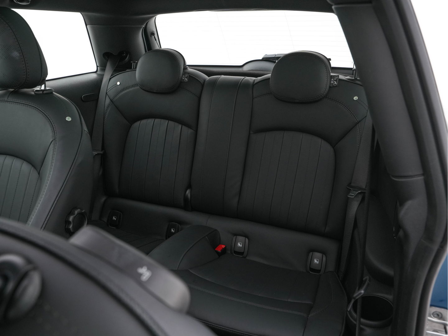 MINI Mini Electric Classic Premium Plus-Pack 33 kWh [ 3-Fase ] (INCL-BTW) Aut. *PANO | FULL-LEATHER | FULL-LED | HARMAN/KARDON-AUDIO | KEYLESS | CAMERA | SPORT-SEATS | NAVI-FULLMAP  | ECC | AMBIENT-LIGHT | DAB | DIGI-COCKPIT | PDC | 17"ALU*