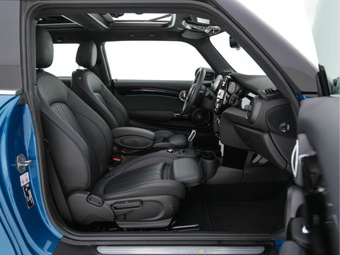 MINI Mini Electric Classic Premium Plus-Pack 33 kWh [ 3-Fase ] (INCL-BTW) Aut. *PANO | FULL-LEATHER | FULL-LED | HARMAN/KARDON-AUDIO | KEYLESS | CAMERA | SPORT-SEATS | NAVI-FULLMAP  | ECC | AMBIENT-LIGHT | DAB | DIGI-COCKPIT | PDC | 17"ALU*