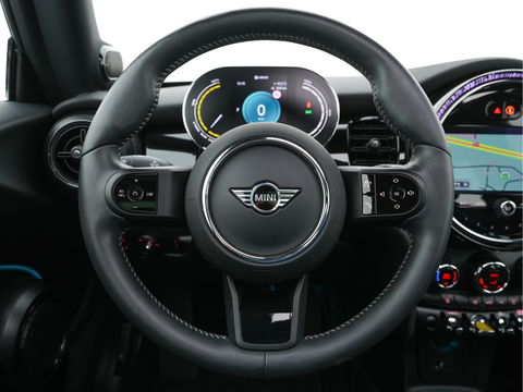 MINI Mini Electric Classic Premium Plus-Pack 33 kWh [ 3-Fase ] (INCL-BTW) Aut. *PANO | FULL-LEATHER | FULL-LED | HARMAN/KARDON-AUDIO | KEYLESS | CAMERA | SPORT-SEATS | NAVI-FULLMAP  | ECC | AMBIENT-LIGHT | DAB | DIGI-COCKPIT | PDC | 17"ALU*