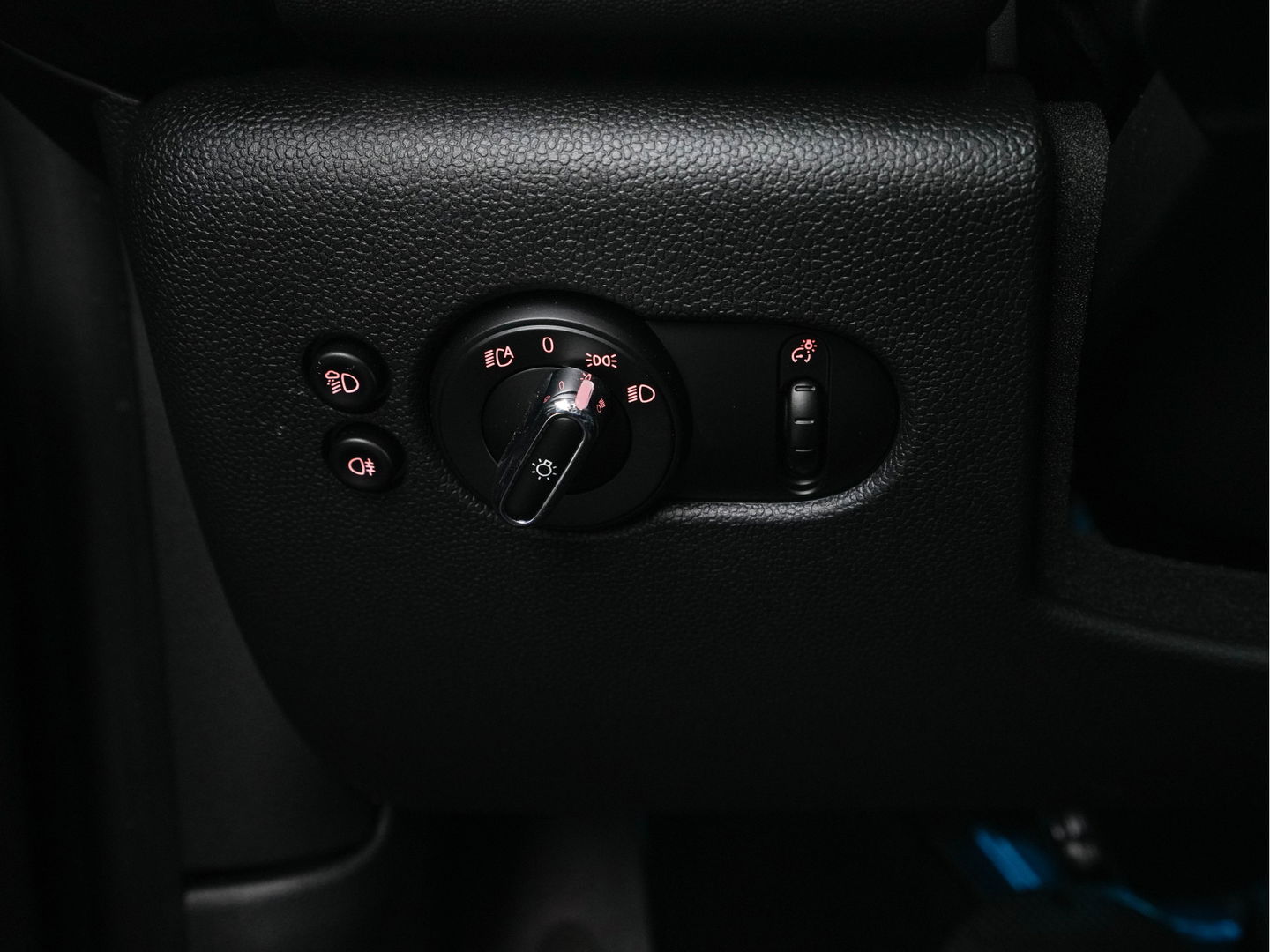 MINI Mini Electric Classic Premium Plus-Pack 33 kWh [ 3-Fase ] (INCL-BTW) Aut. *PANO | FULL-LEATHER | FULL-LED | HARMAN/KARDON-AUDIO | KEYLESS | CAMERA | SPORT-SEATS | NAVI-FULLMAP  | ECC | AMBIENT-LIGHT | DAB | DIGI-COCKPIT | PDC | 17"ALU*