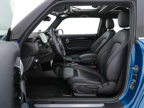 MINI Mini Electric Classic Premium Plus-Pack 33 kWh [ 3-Fase ] (INCL-BTW) Aut. *PANO | FULL-LEATHER | FULL-LED | HARMAN/KARDON-AUDIO | KEYLESS | CAMERA | SPORT-SEATS | NAVI-FULLMAP  | ECC | AMBIENT-LIGHT | DAB | DIGI-COCKPIT | PDC | 17"ALU*