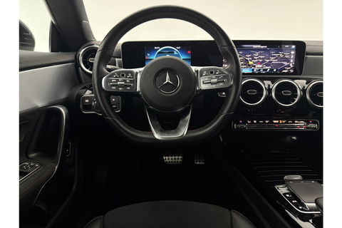 Mercedes-Benz CLA-Klasse 180 AMG Camera LED Virtual Trekhaak Clima Cruise Navi PDC 18"LMV