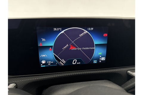 Mercedes-Benz CLA-Klasse 180 AMG Camera LED Virtual Trekhaak Clima Cruise Navi PDC 18"LMV