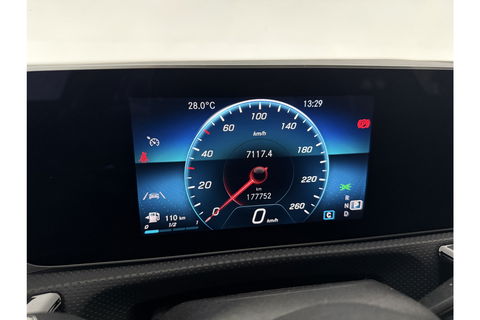 Mercedes-Benz CLA-Klasse 180 AMG Camera LED Virtual Trekhaak Clima Cruise Navi PDC 18"LMV