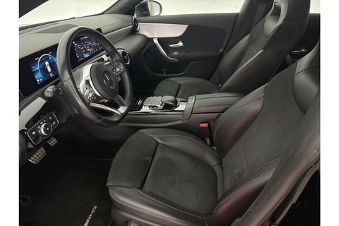Mercedes-Benz CLA-Klasse 180 AMG Camera LED Virtual Trekhaak Clima Cruise Navi PDC 18"LMV