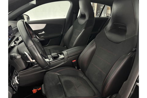 Mercedes-Benz CLA-Klasse 180 AMG Camera LED Virtual Trekhaak Clima Cruise Navi PDC 18"LMV