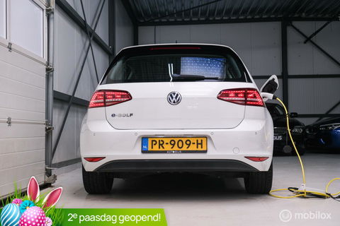 Volkswagen e-Golf | Adaptive | Stoelverwarming | PDC | Navigatie | Ambiance verlichting | LED |