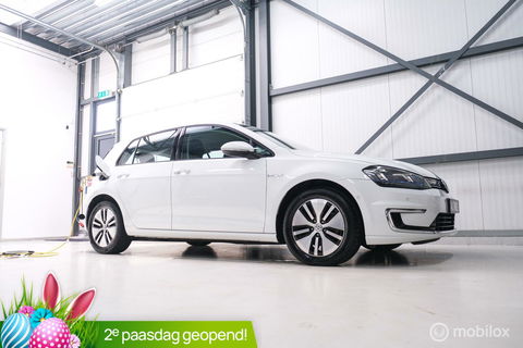 Volkswagen e-Golf | Adaptive | Stoelverwarming | PDC | Navigatie | Ambiance verlichting | LED |