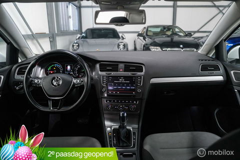 Volkswagen e-Golf | Adaptive | Stoelverwarming | PDC | Navigatie | Ambiance verlichting | LED |
