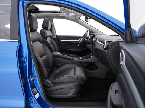 MG ZS EV Luxury 45 kWh (INCL-BTW) *PANO | FULL-LEATHER | CCS-FASTLOADER | KEYLESS | NAVI-FULLMAP | ADAPTIVE-CRUISE | CAMERA | HEATED-SEATS | CARPLAY | LANE-ASSIST | SPORT-SEATS | 17"ALU*