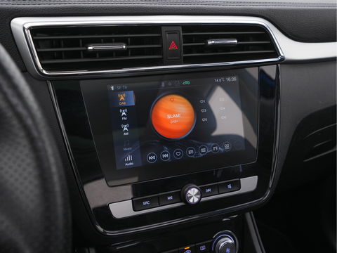 MG ZS EV Luxury 45 kWh (INCL-BTW) *PANO | FULL-LEATHER | CCS-FASTLOADER | KEYLESS | NAVI-FULLMAP | ADAPTIVE-CRUISE | CAMERA | HEATED-SEATS | CARPLAY | LANE-ASSIST | SPORT-SEATS | 17"ALU*
