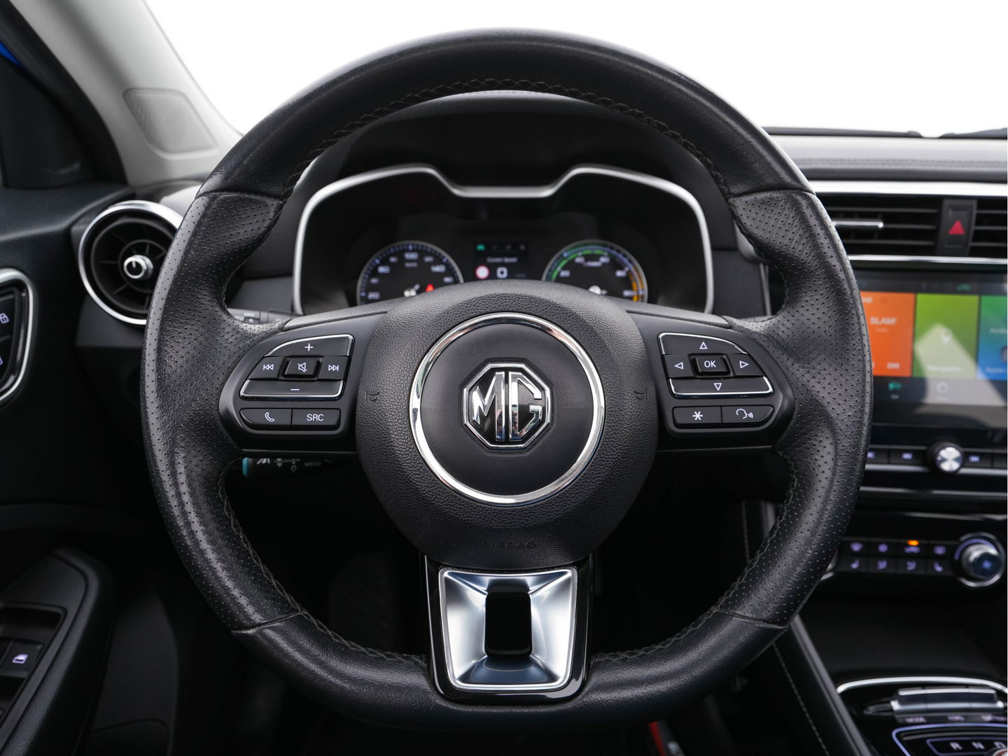 MG ZS EV Luxury 45 kWh (INCL-BTW) *PANO | FULL-LEATHER | CCS-FASTLOADER | KEYLESS | NAVI-FULLMAP | ADAPTIVE-CRUISE | CAMERA | HEATED-SEATS | CARPLAY | LANE-ASSIST | SPORT-SEATS | 17"ALU*