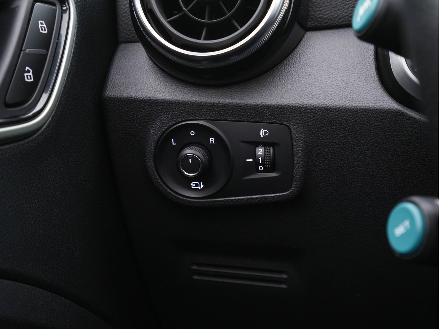 MG ZS EV Luxury 45 kWh (INCL-BTW) *PANO | FULL-LEATHER | CCS-FASTLOADER | KEYLESS | NAVI-FULLMAP | ADAPTIVE-CRUISE | CAMERA | HEATED-SEATS | CARPLAY | LANE-ASSIST | SPORT-SEATS | 17"ALU*