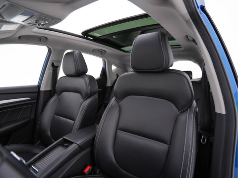 MG ZS EV Luxury 45 kWh (INCL-BTW) *PANO | FULL-LEATHER | CCS-FASTLOADER | KEYLESS | NAVI-FULLMAP | ADAPTIVE-CRUISE | CAMERA | HEATED-SEATS | CARPLAY | LANE-ASSIST | SPORT-SEATS | 17"ALU*