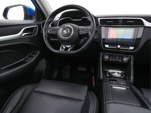 MG ZS EV Luxury 45 kWh (INCL-BTW) *PANO | FULL-LEATHER | CCS-FASTLOADER | KEYLESS | NAVI-FULLMAP | ADAPTIVE-CRUISE | CAMERA | HEATED-SEATS | CARPLAY | LANE-ASSIST | SPORT-SEATS | 17"ALU*