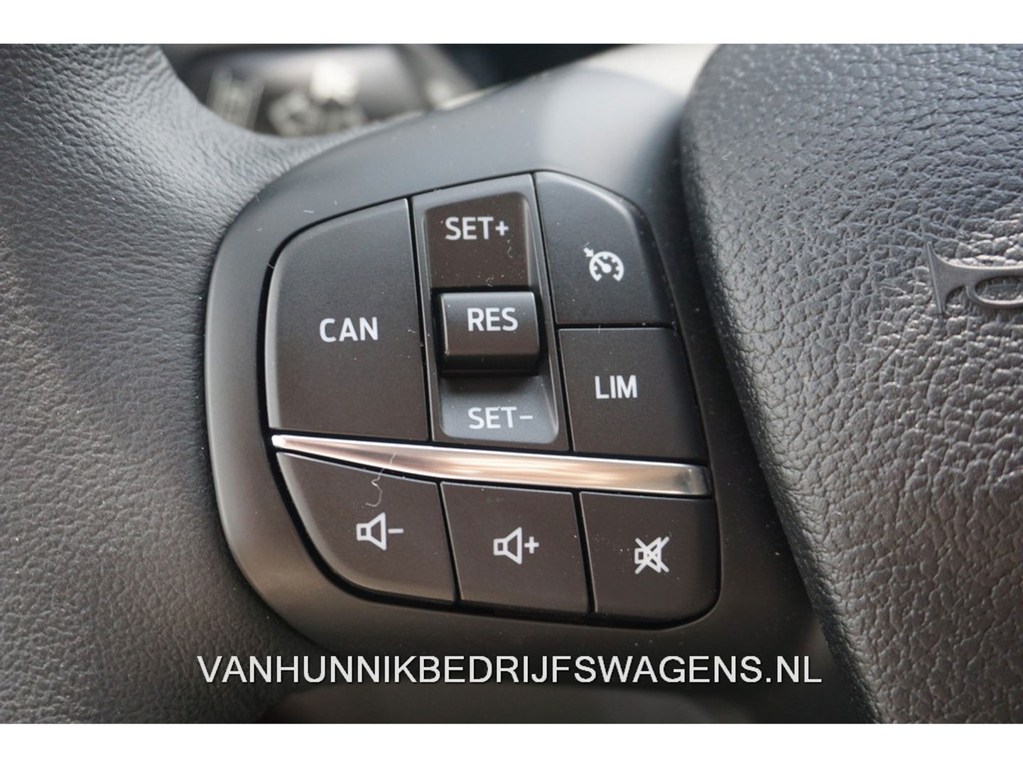 Ford Transit Custom 300L 130PK Trend BPM VRIJ!! Airco, Cruise, Navi, Trekhaak!! NR. 134