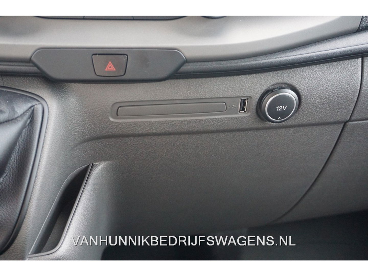 Ford Transit Custom 300L 130PK Trend BPM VRIJ!! Airco, Cruise, Navi, Trekhaak!! NR. 134