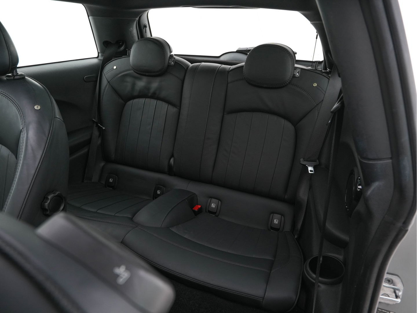 MINI Mini Electric Yours 33 kWh [ 3-Fase ] (INCL-BTW) Aut. *PANO | FULL-LEATHER | HEAD-UP | FULL-LED | HARMAN/KARDON-SOUND | KEYLESS | CAMERA | SPORT-SEATS | NAVI-FULLMAP | HEATED-SEATS | AMBIENT-LIGHT | DAB | DIGI-COCKPIT | 17"ALU*
