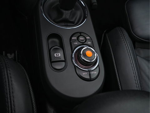 MINI Mini Electric Yours 33 kWh [ 3-Fase ] (INCL-BTW) Aut. *PANO | FULL-LEATHER | HEAD-UP | FULL-LED | HARMAN/KARDON-SOUND | KEYLESS | CAMERA | SPORT-SEATS | NAVI-FULLMAP | HEATED-SEATS | AMBIENT-LIGHT | DAB | DIGI-COCKPIT | 17"ALU*