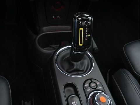 MINI Mini Electric Yours 33 kWh [ 3-Fase ] (INCL-BTW) Aut. *PANO | FULL-LEATHER | HEAD-UP | FULL-LED | HARMAN/KARDON-SOUND | KEYLESS | CAMERA | SPORT-SEATS | NAVI-FULLMAP | HEATED-SEATS | AMBIENT-LIGHT | DAB | DIGI-COCKPIT | 17"ALU*