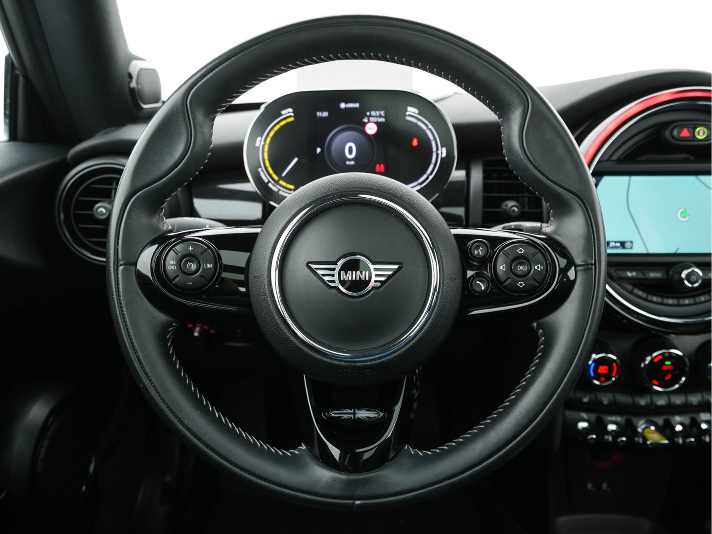 MINI Mini Electric Yours 33 kWh [ 3-Fase ] (INCL-BTW) Aut. *PANO | FULL-LEATHER | HEAD-UP | FULL-LED | HARMAN/KARDON-SOUND | KEYLESS | CAMERA | SPORT-SEATS | NAVI-FULLMAP | HEATED-SEATS | AMBIENT-LIGHT | DAB | DIGI-COCKPIT | 17"ALU*