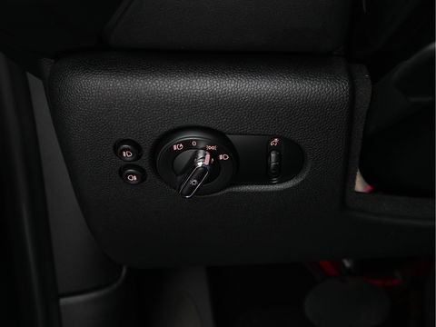 MINI Mini Electric Yours 33 kWh [ 3-Fase ] (INCL-BTW) Aut. *PANO | FULL-LEATHER | HEAD-UP | FULL-LED | HARMAN/KARDON-SOUND | KEYLESS | CAMERA | SPORT-SEATS | NAVI-FULLMAP | HEATED-SEATS | AMBIENT-LIGHT | DAB | DIGI-COCKPIT | 17"ALU*