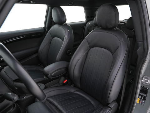 MINI Mini Electric Yours 33 kWh [ 3-Fase ] (INCL-BTW) Aut. *PANO | FULL-LEATHER | HEAD-UP | FULL-LED | HARMAN/KARDON-SOUND | KEYLESS | CAMERA | SPORT-SEATS | NAVI-FULLMAP | HEATED-SEATS | AMBIENT-LIGHT | DAB | DIGI-COCKPIT | 17"ALU*