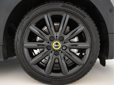 MINI Mini Electric Yours 33 kWh [ 3-Fase ] (INCL-BTW) Aut. *PANO | FULL-LEATHER | HEAD-UP | FULL-LED | HARMAN/KARDON-SOUND | KEYLESS | CAMERA | SPORT-SEATS | NAVI-FULLMAP | HEATED-SEATS | AMBIENT-LIGHT | DAB | DIGI-COCKPIT | 17"ALU*