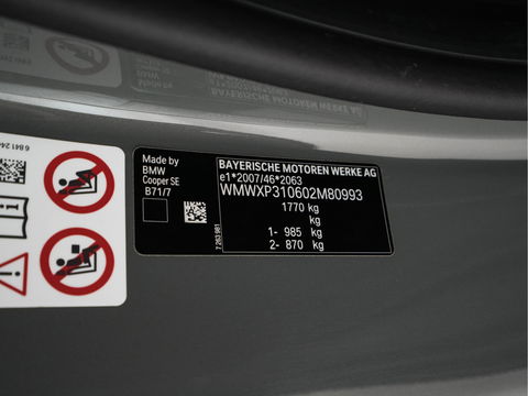 MINI Mini Electric Yours 33 kWh [ 3-Fase ] (INCL-BTW) Aut. *PANO | FULL-LEATHER | HEAD-UP | FULL-LED | HARMAN/KARDON-SOUND | KEYLESS | CAMERA | SPORT-SEATS | NAVI-FULLMAP | HEATED-SEATS | AMBIENT-LIGHT | DAB | DIGI-COCKPIT | 17"ALU*