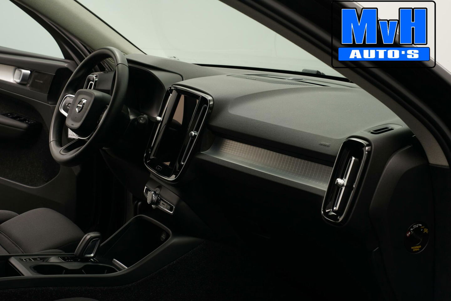 Volvo XC40 1.5 T4 Recharge R-Design|PANO|H/K AUDIO|TREKH|NAP