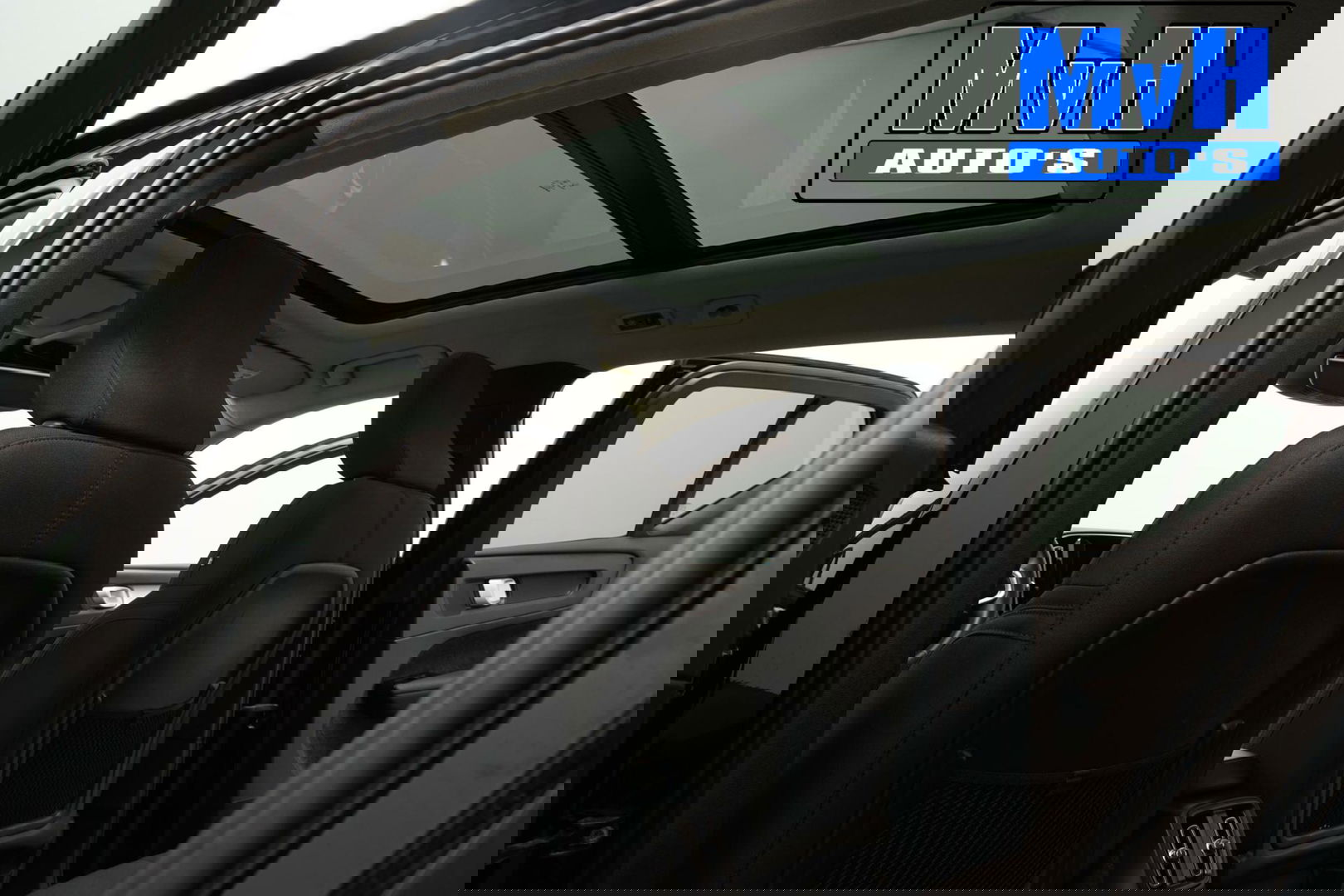 Volvo XC40 1.5 T4 Recharge R-Design|PANO|H/K AUDIO|TREKH|NAP