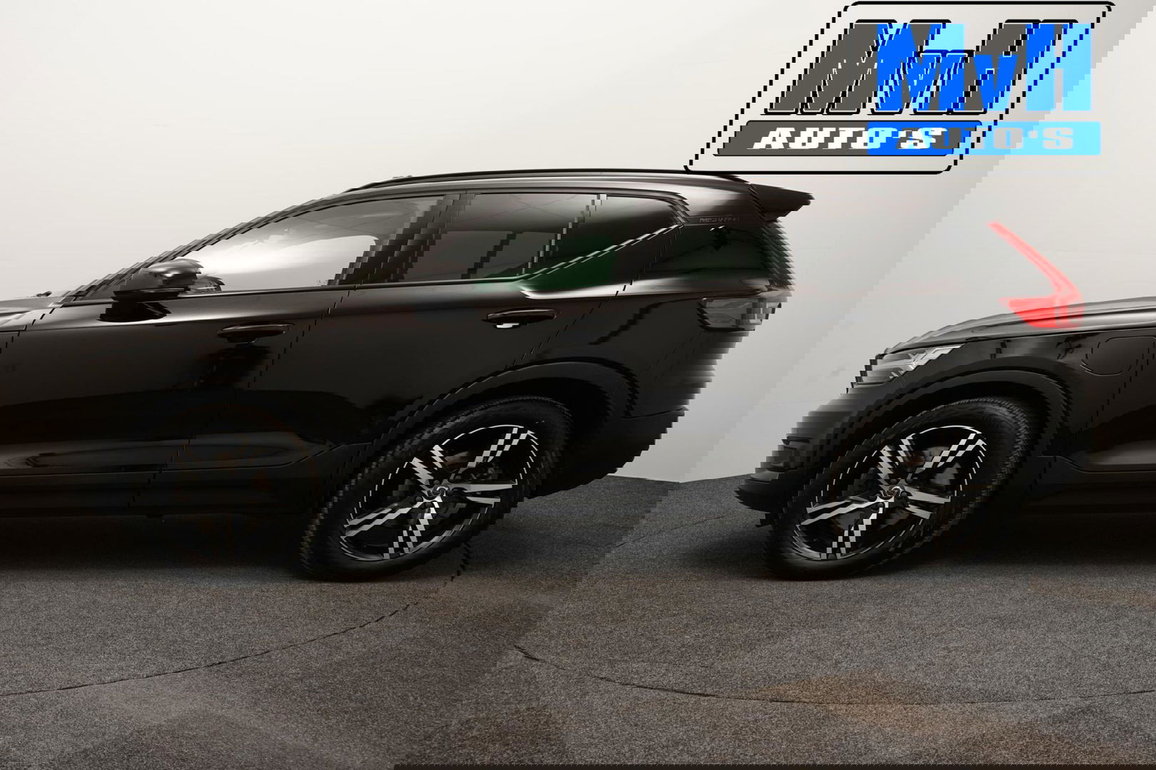 Volvo XC40 1.5 T4 Recharge R-Design|PANO|H/K AUDIO|TREKH|NAP
