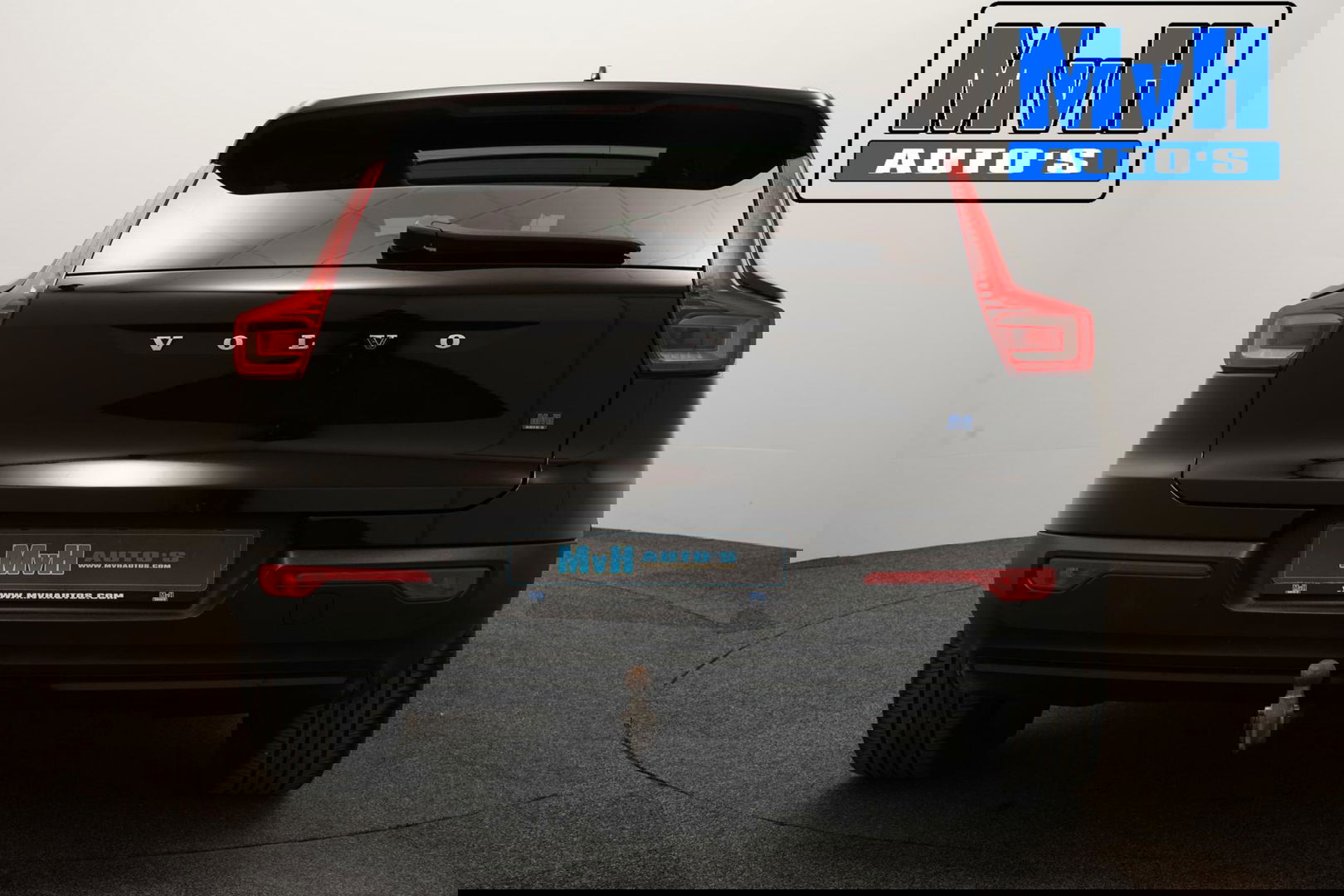 Volvo XC40 1.5 T4 Recharge R-Design|PANO|H/K AUDIO|TREKH|NAP