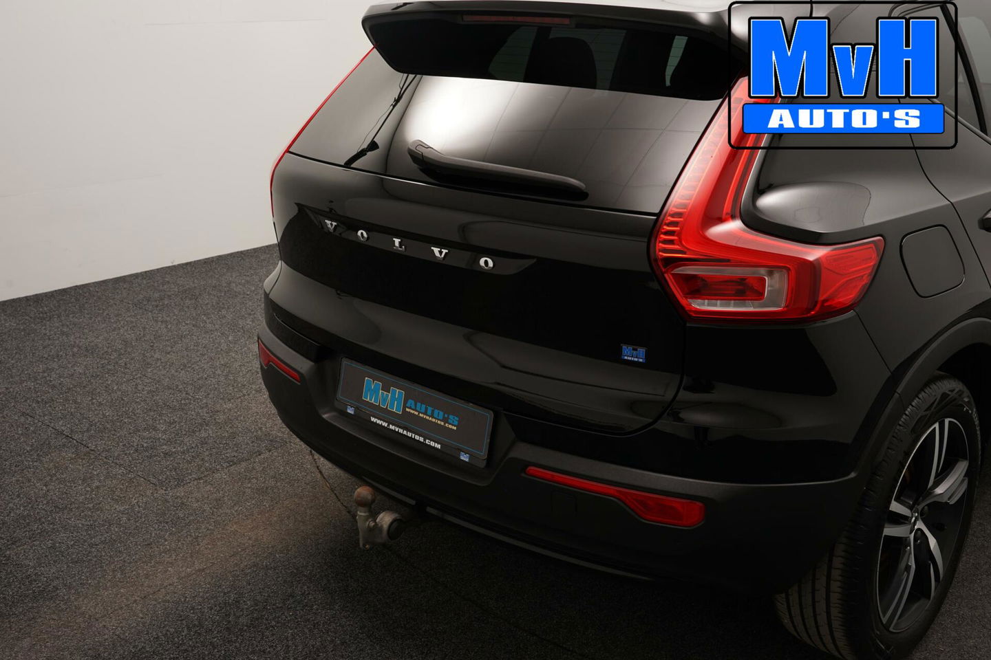 Volvo XC40 1.5 T4 Recharge R-Design|PANO|H/K AUDIO|TREKH|NAP