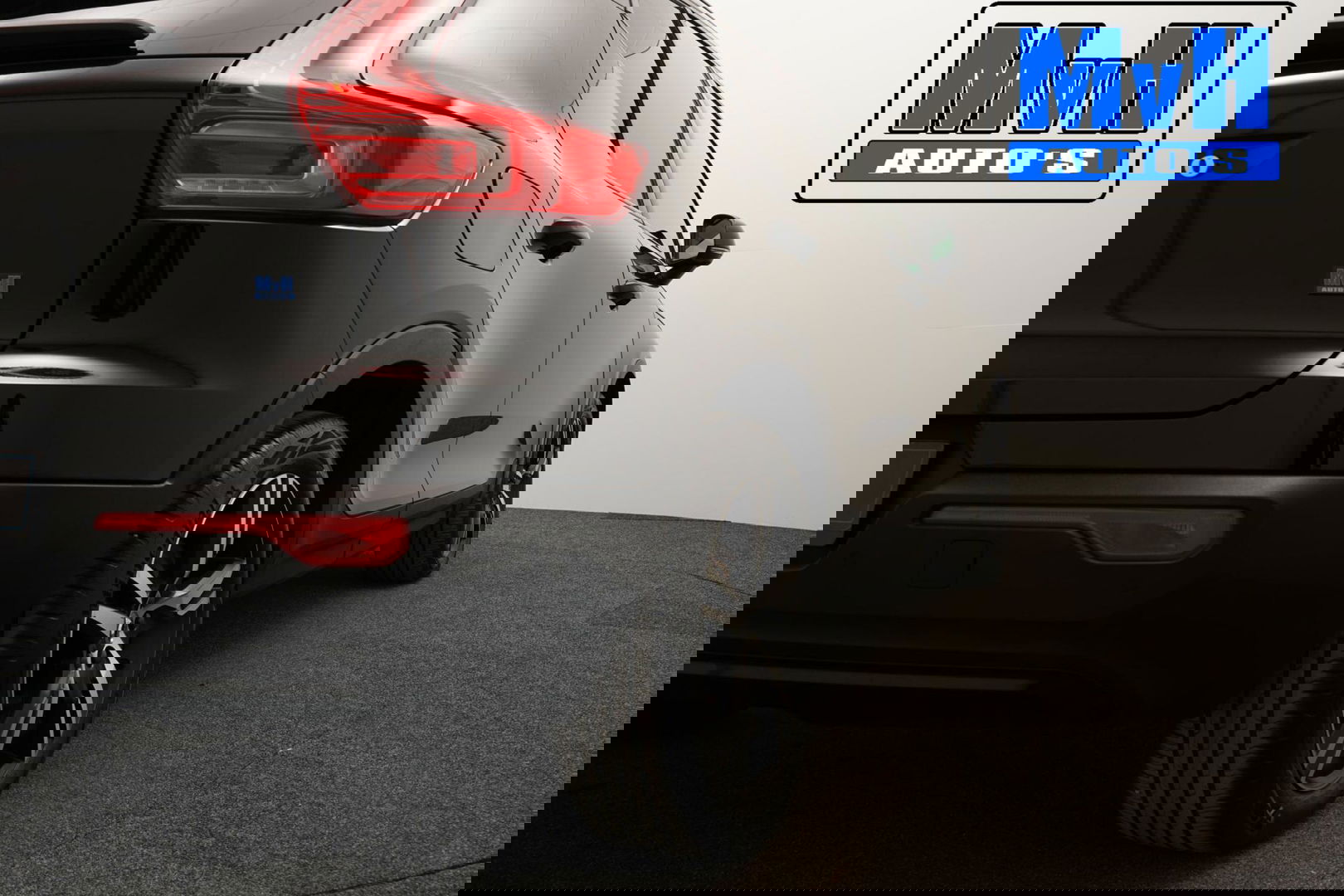 Volvo XC40 1.5 T4 Recharge R-Design|PANO|H/K AUDIO|TREKH|NAP