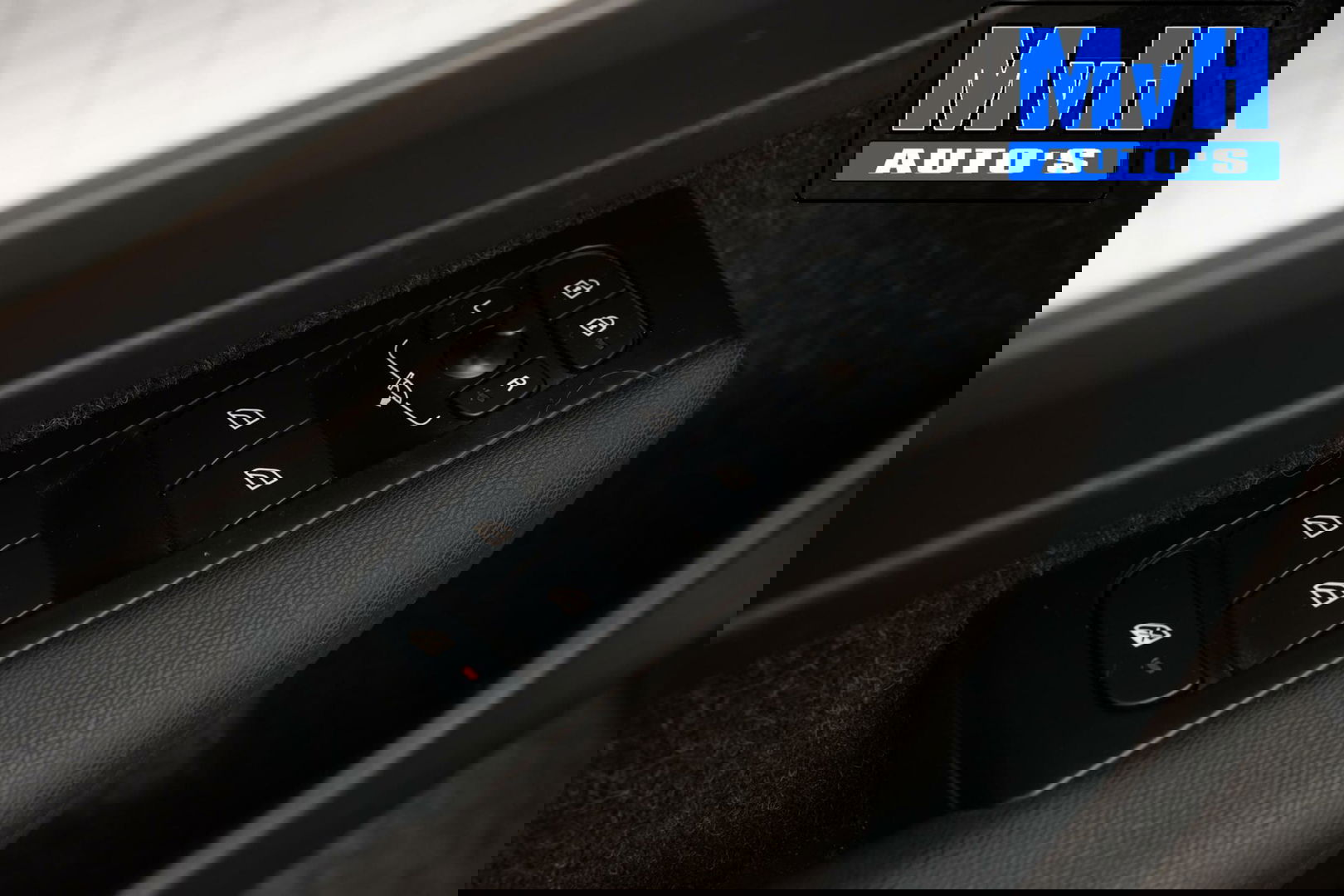 Volvo XC40 1.5 T4 Recharge R-Design|PANO|H/K AUDIO|TREKH|NAP