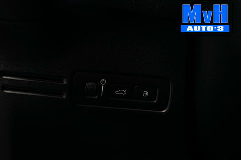 Volvo XC40 1.5 T4 Recharge R-Design|PANO|H/K AUDIO|TREKH|NAP