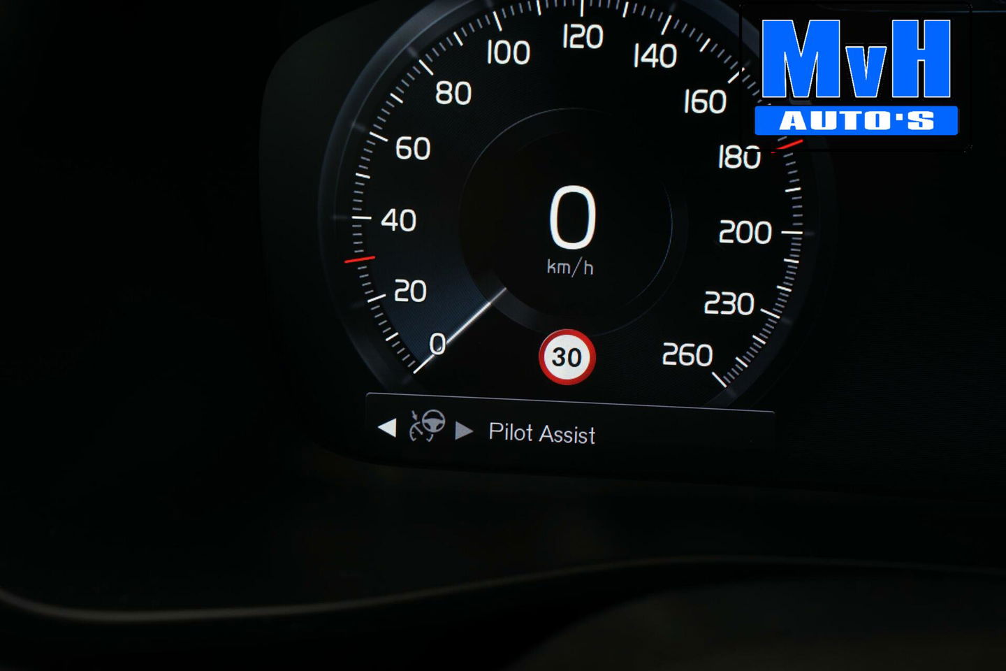 Volvo XC40 1.5 T4 Recharge R-Design|PANO|H/K AUDIO|TREKH|NAP