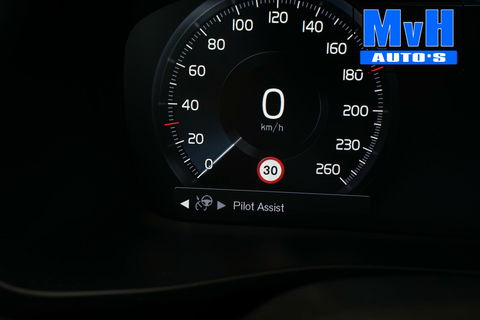 Volvo XC40 1.5 T4 Recharge R-Design|PANO|H/K AUDIO|TREKH|NAP